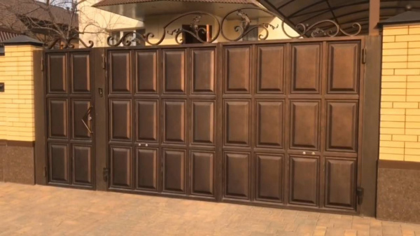 МЕТАЛЛИЧЕСКИЕ ВОРОТА С КАЛИТКОЙ (3,5 м х 2,20 м) (1 м х 2,20 м)